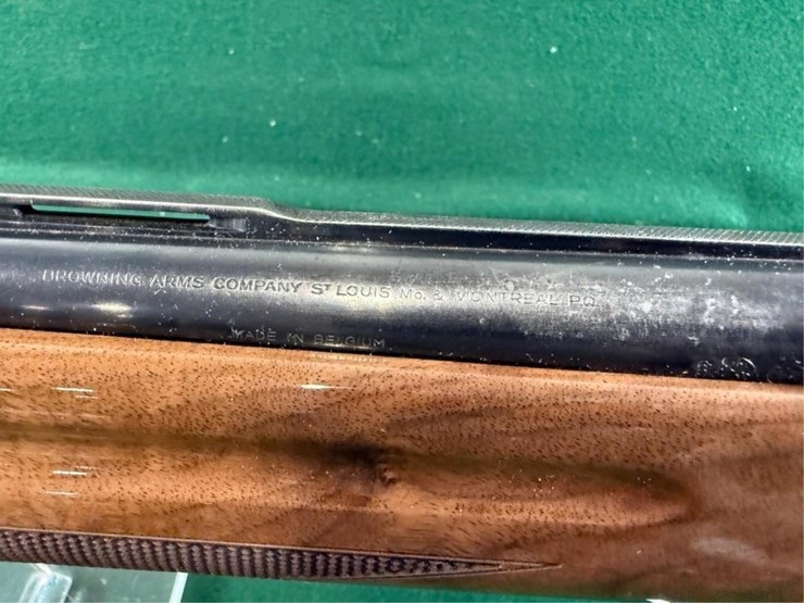 browning-light-twelve-12ga-shotgun-image-16