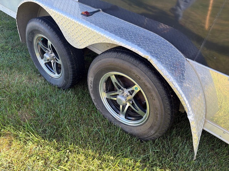 2011-stealth-14ft-enclosed-bumper-hitch-trailer--1-owner-image-18