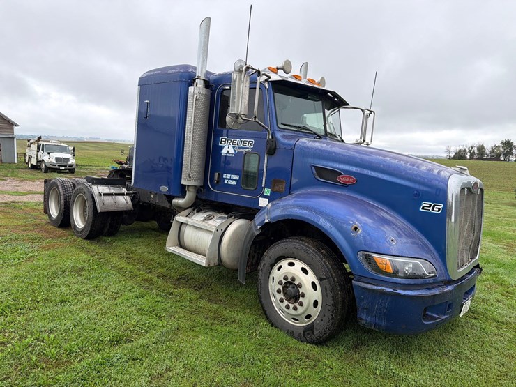 2007-peterbilt-386-image-3
