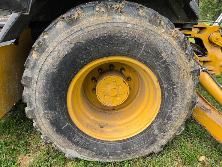 2016-deere-410l-image-165