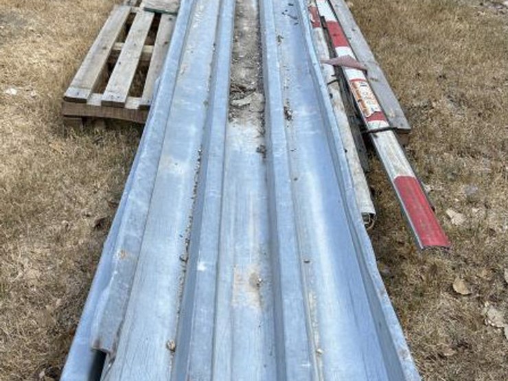 #44-•-metal-decking-for-concrete-2'-x-25'-x-3"-image-1