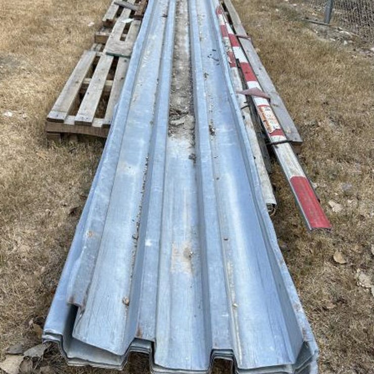 #44 • Metal Decking for Concrete 2' x 25' x 3"