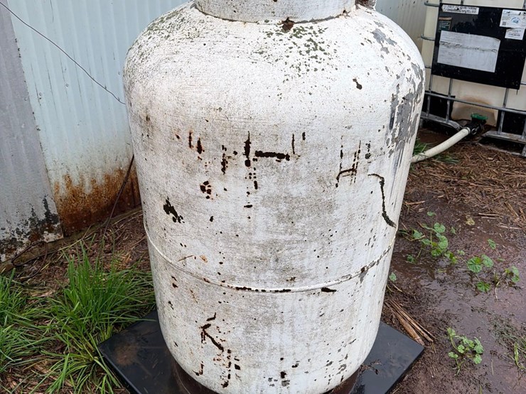 120-gallon-propane-tank-image-2