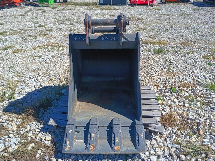 #27021-•-rhinox-xp-bucket-excavator-attachment-image-1