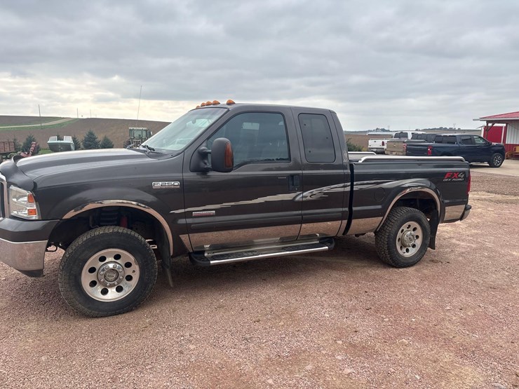 2005-ford-f250-xlt-image-3