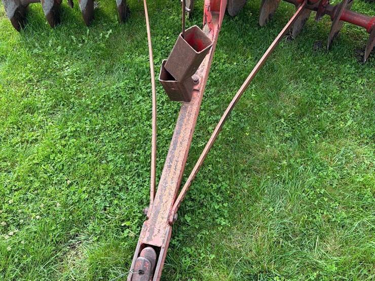 massey-ferguson-620-image-11