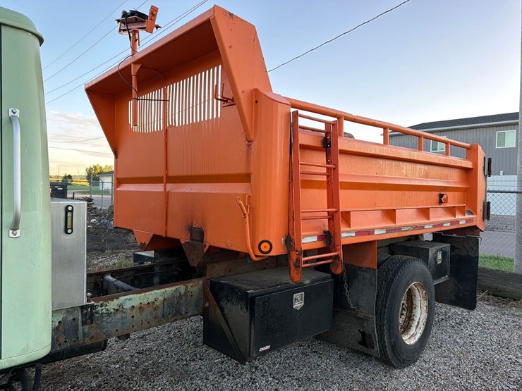 2000-international-4700-image-11