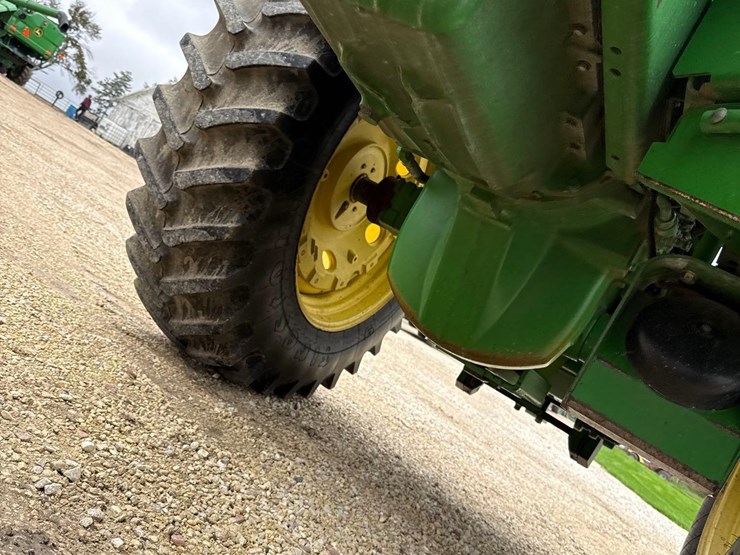 1994-john-deere-4560-image-40