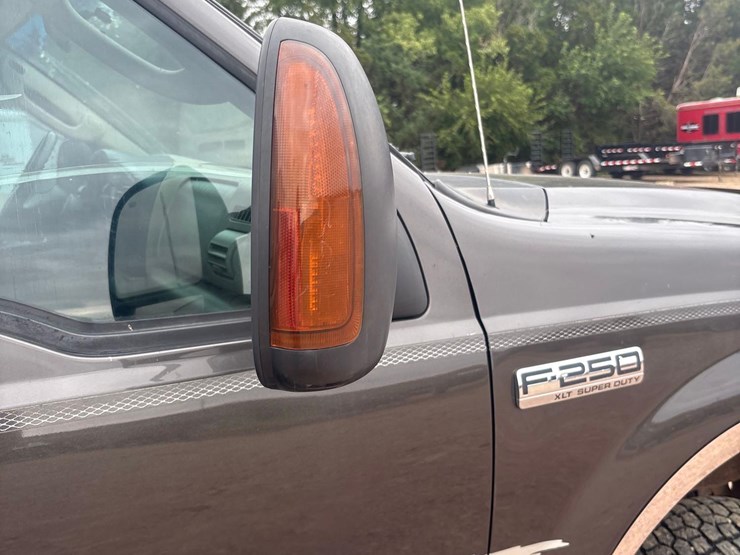 2005-ford-f250-xlt-image-35