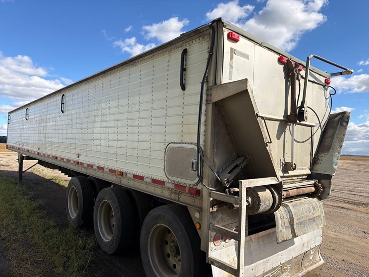 2011-wilson-46ft-fixed-tri-axle-live-bottom-semi-belt-trailer--1-owner--very-clean-trailer-image-20