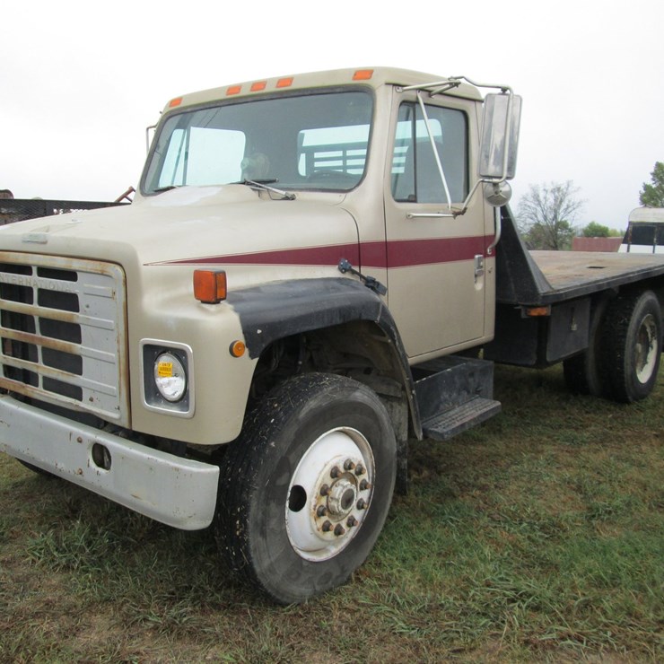 1986 INTERNATIONAL S1900