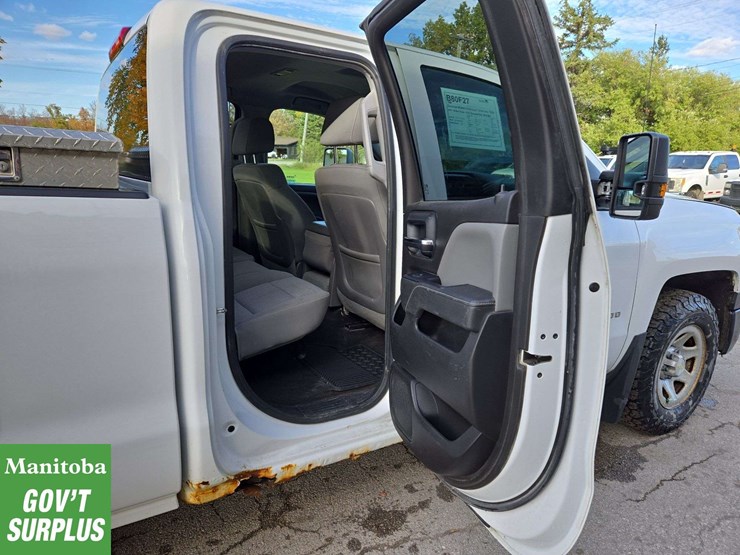 2015-chevrolet-silverado-1500-image-25
