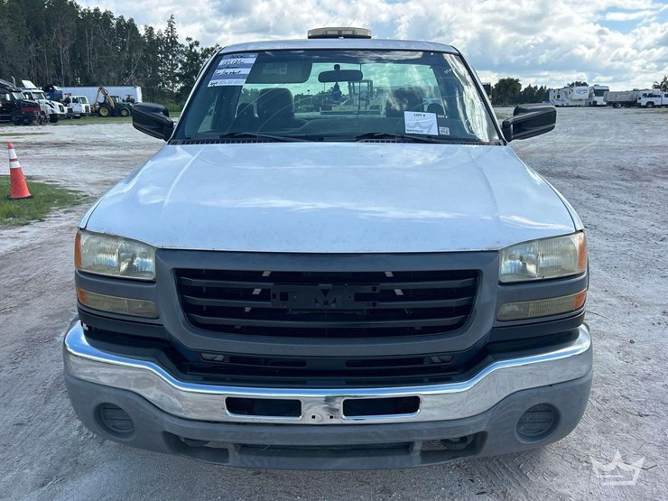 2006-gmc-sierra-2500-image-23