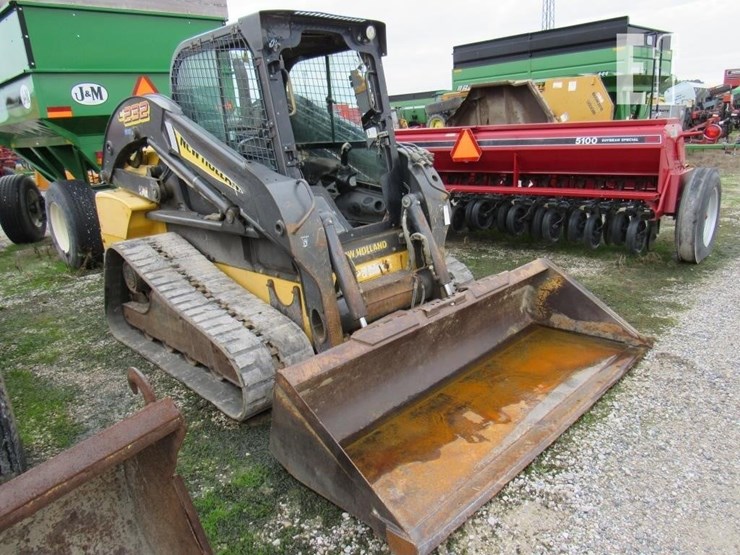 new-holland-c232-image-1