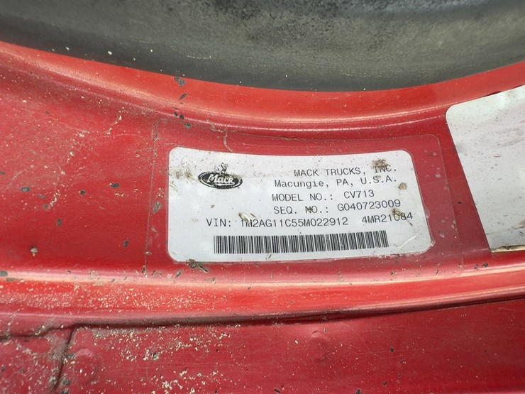 2005-mack-granite-cv713-image-30