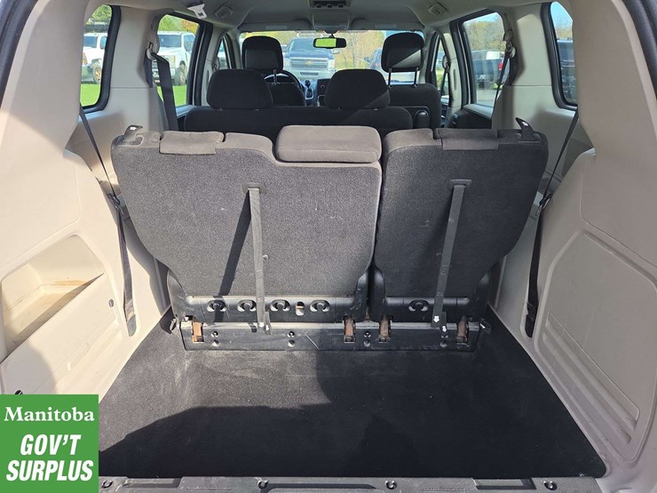 2012-dodge-grand-caravan-image-25