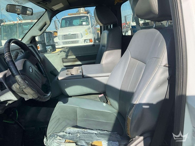 2013-ford-f550-image-17