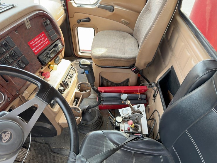 2005-mack-granite-cv713-image-24
