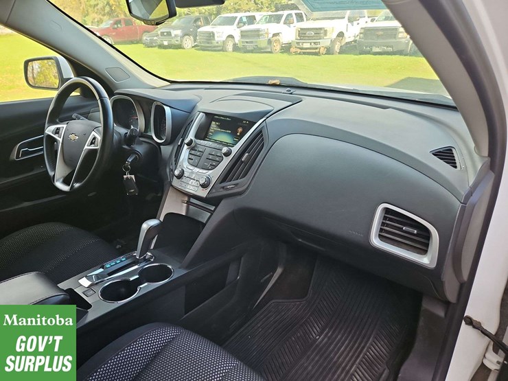 2015-chevrolet-equinox-image-32