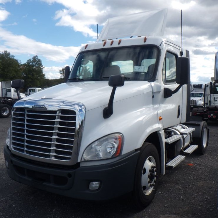 2020 FREIGHTLINER CASCADIA 125