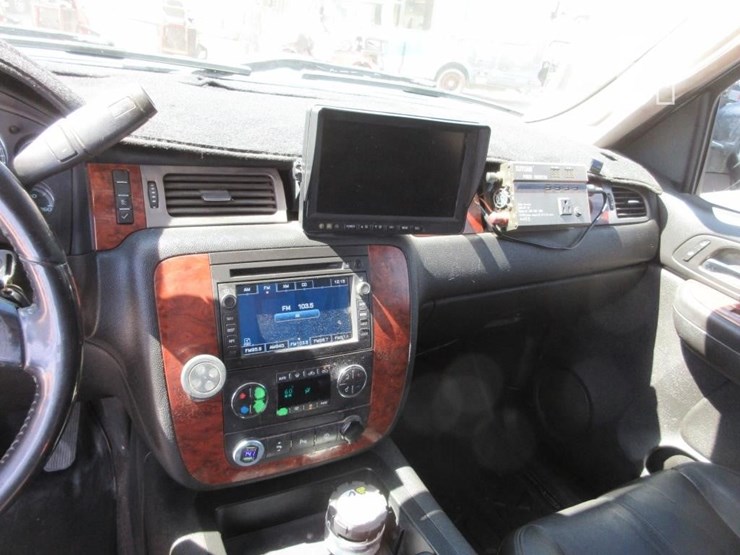2008-chevrolet-3500-image-9