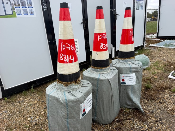#8314-•-safety-traffic-cones-fluorescent-image-2