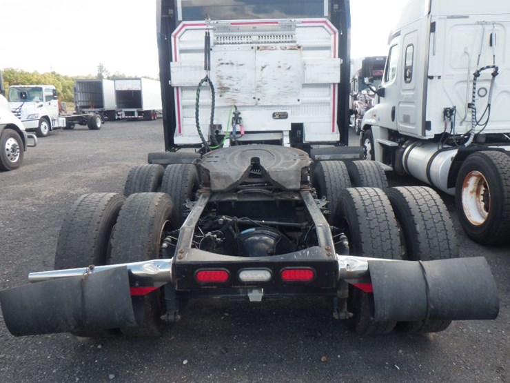 2018-peterbilt-579-image-9