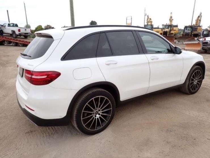 2018-mercedes-benz-glc300-image-5