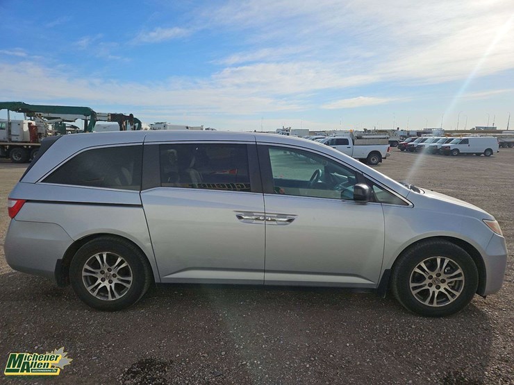 2013-honda-odyssey-image-7