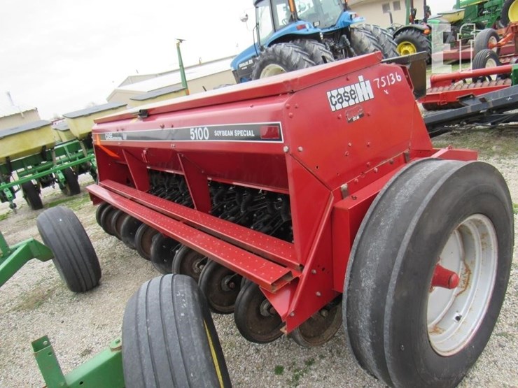 case-ih-5100-image-1