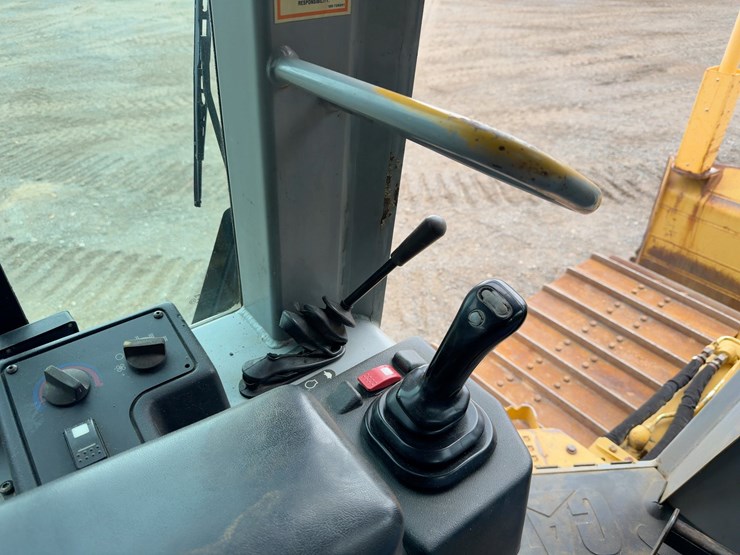 2007-caterpillar-d5g-lgp-image-35