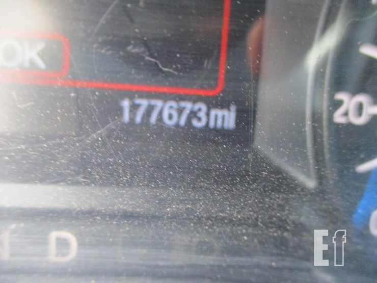 2016-ford-explorer-image-17