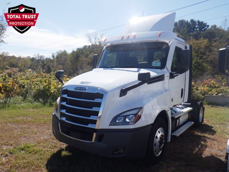2022-freightliner-cascadia-126-image-1