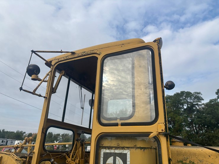 caterpillar-12-image-22
