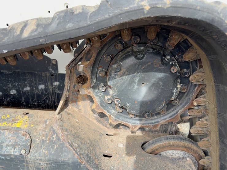 2023-bobcat-t650-image-16