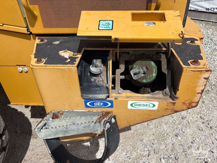 2017-deere-524k-image-37