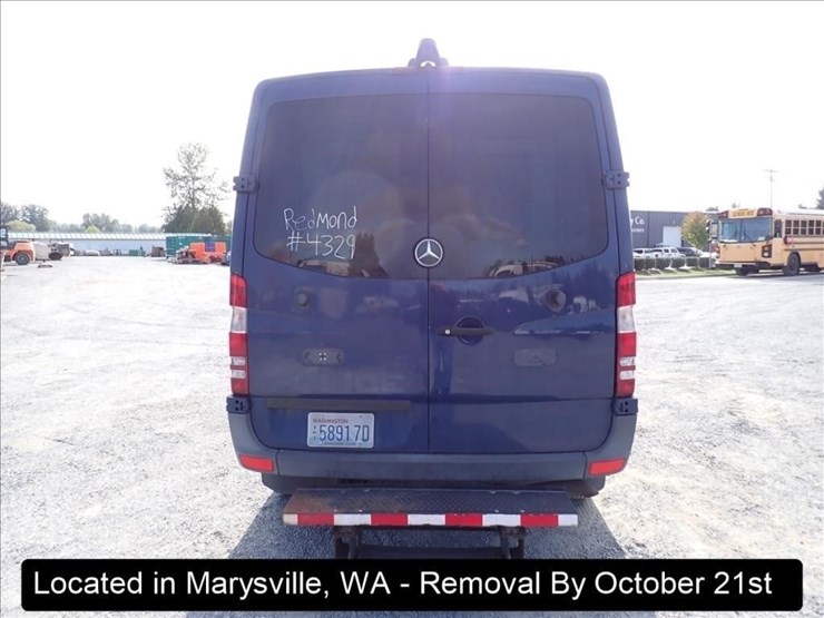 2015-mercedes-benz-sprinter-3500-image-17