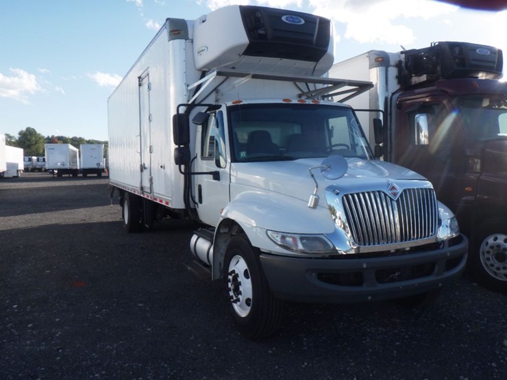 2018-international-durastar-4300-image-3