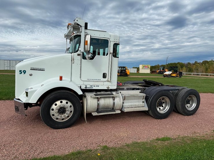 kenworth-t800-image-1