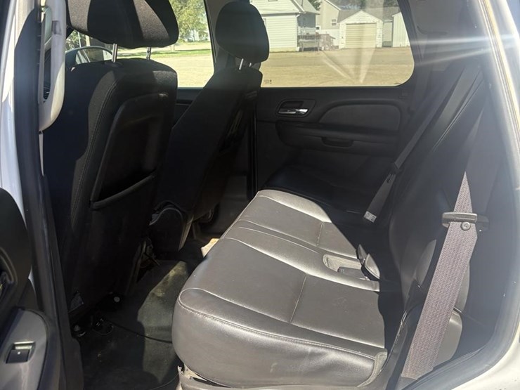 2014-chevrolet-tahoe-image-8