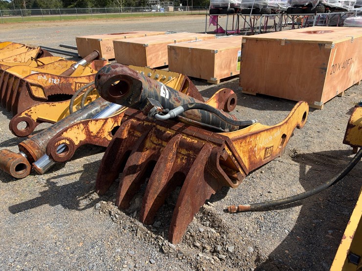 caterpillar-323-image-2