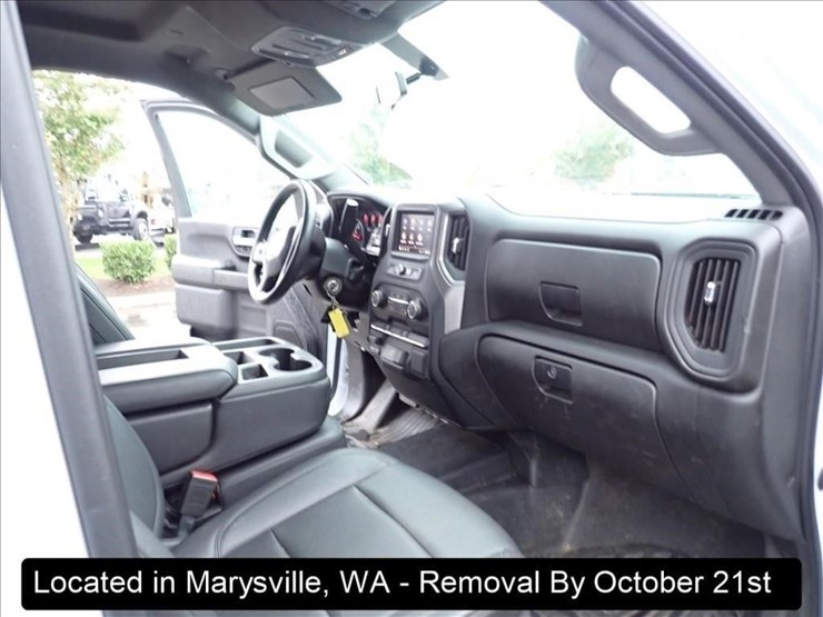 2021-chevrolet-3500-image-13