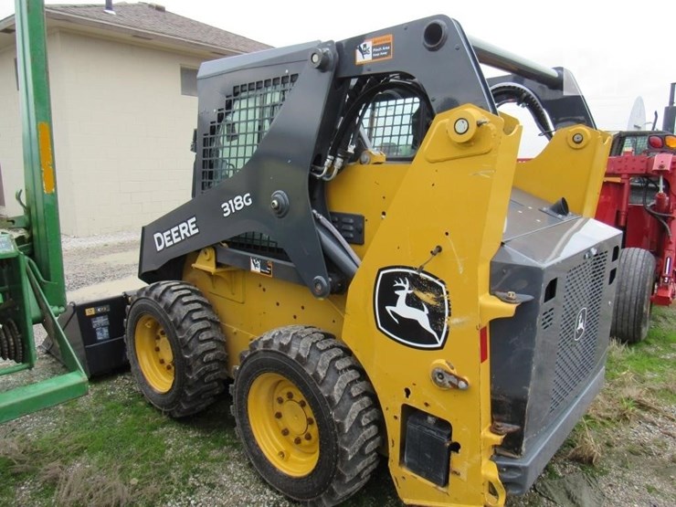 2023-deere-318g-image-13