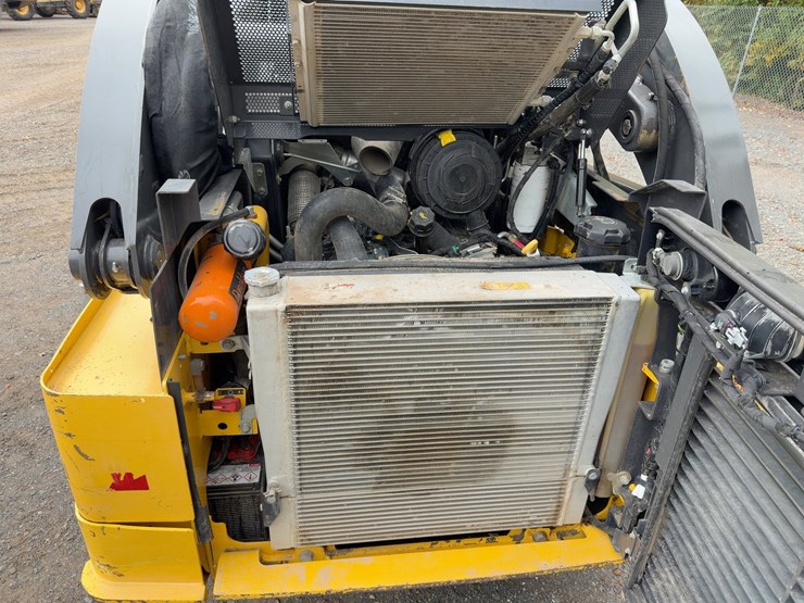 2023-new-holland-c332-image-18