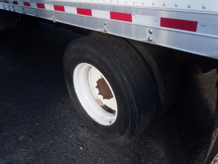 2018-hino-268-image-11