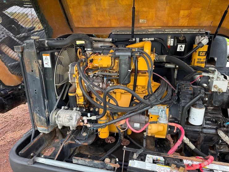 2007-caterpillar-tl943-image-33