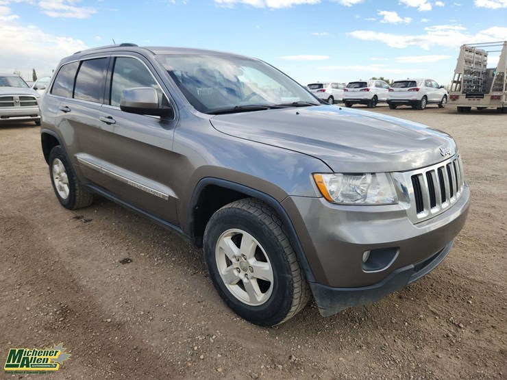2012-jeep-grand-cherokee-image-2