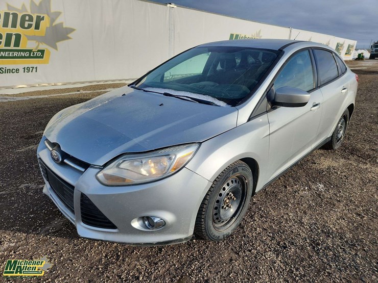 2012-ford-focus-se-image-1