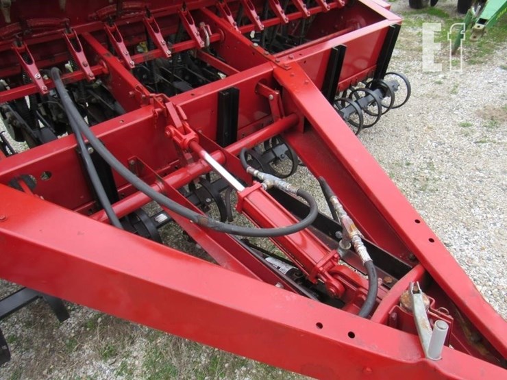 case-ih-5100-image-5