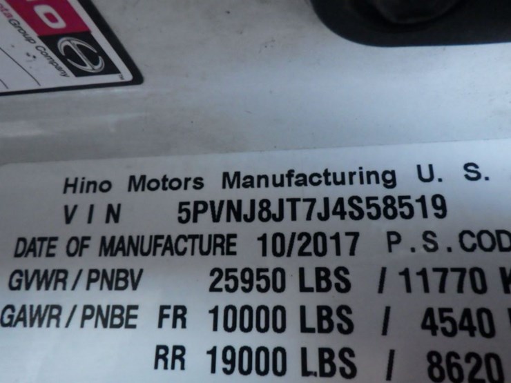 2018-hino-268-image-15
